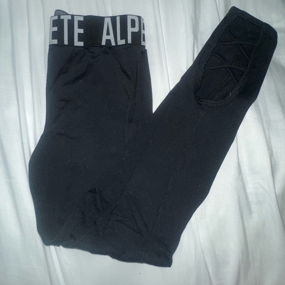 Alphalete Cropped Leggings
